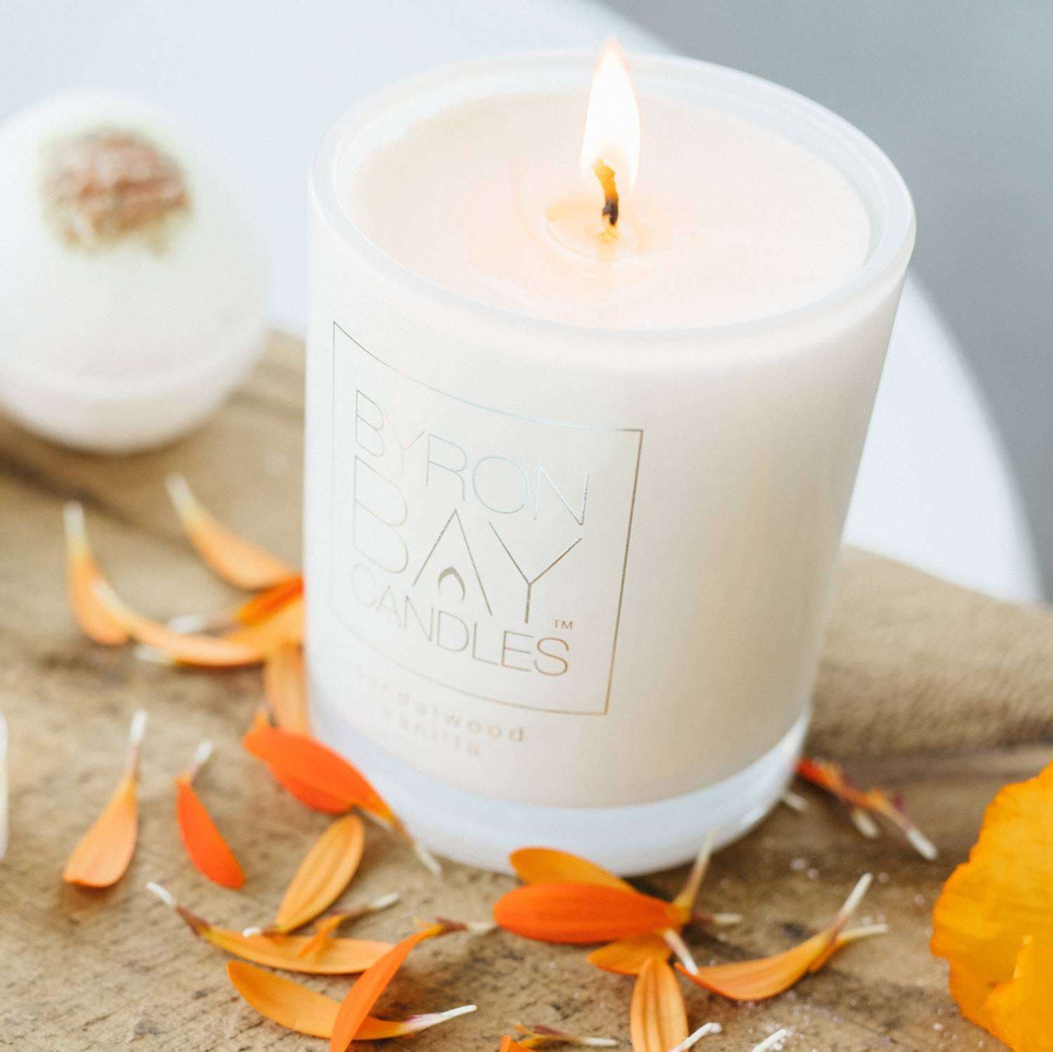 Byron_Bay_Candles_sandalwood_vanilla_candle-1.jpg